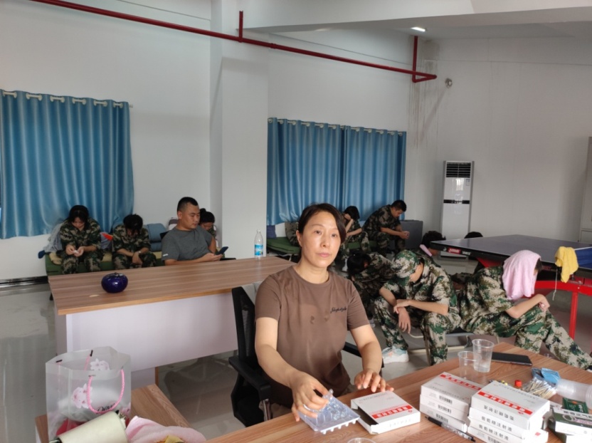15前沿阵地校医室.jpg