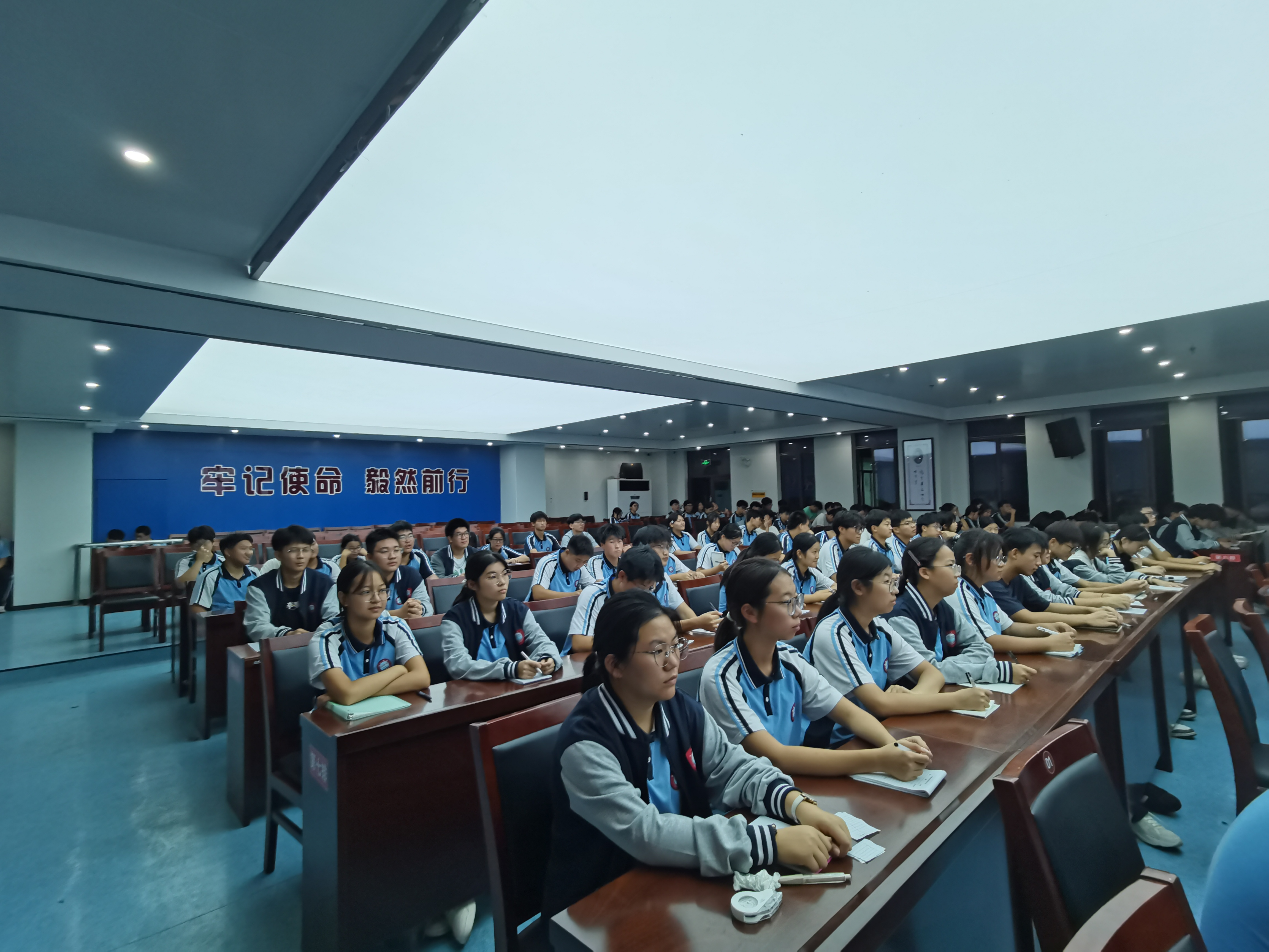 微信图片_20251012191644_263_370.jpg 微信图片_20251012191644_263_370.jpg